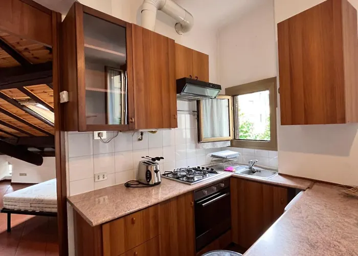 Apartament Bilocale Mansardato Farini Mediolan