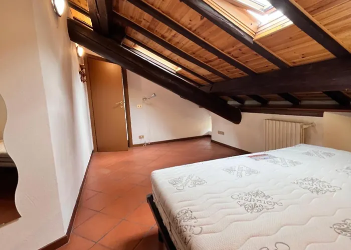Apartament Bilocale Mansardato Farini